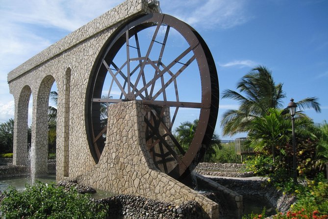 Montego Bay City tour & White Witch Of Rose Hall Haunted mansion Tour - The ride into Montego Bay sets the tone