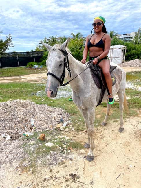 Montego Bay: Dunn's River Falls & Horseback Riding Adventure - Why this Jamaica combination works