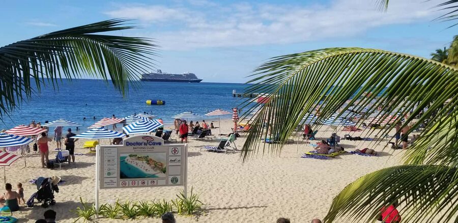Montego Bay Excursion and Beach - Starting in Montego Bay at Sam Sharpe Square