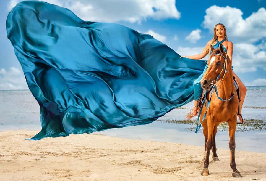 Montego Bay: Flying Dress Photoshoot in Montego Bay Jamaica - Arriving at One Man Beach or Old Hospital Park Beach