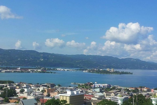 Montego Bay Highlights Tour from Montego Bay - Seeing residential Montego Bay