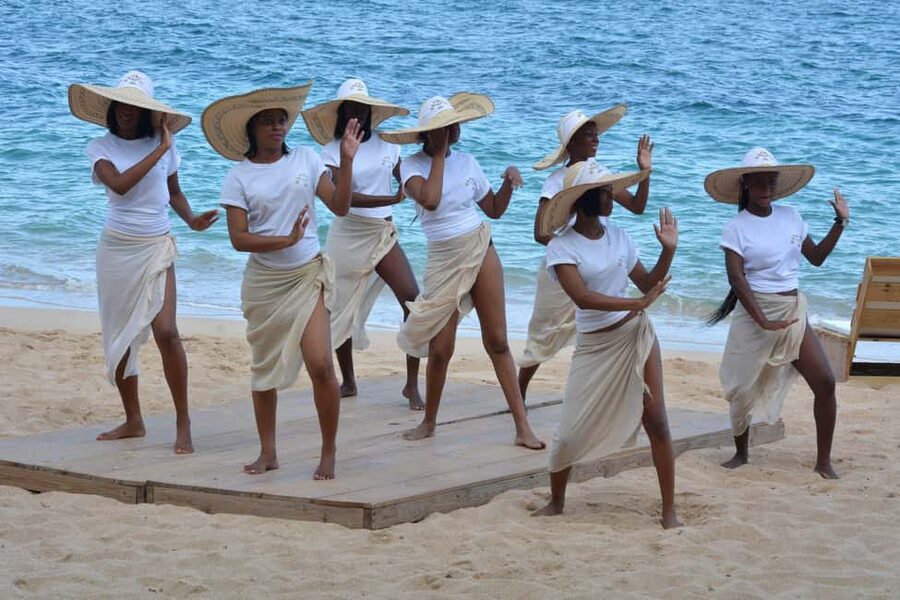 Montego Bay: Jungle River Tubing and Bamboo Beach Club Trip - Tapas, jerk chicken, and three cocktails
