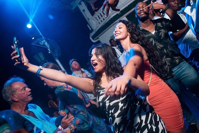 Montego Bay Night Out Lounge2727 Private and Customize Transfer - A closer look at the four-hour club experience