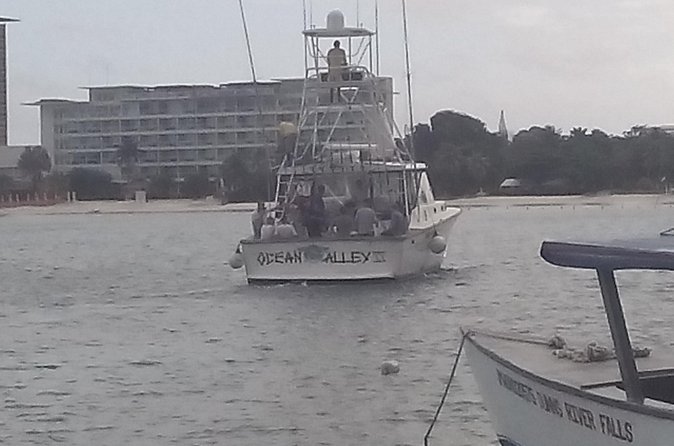 Montego Bay Private Deep Sea Fishing Boat Rental Jamaica - Gear, bait, drinks, and reef tax are covered