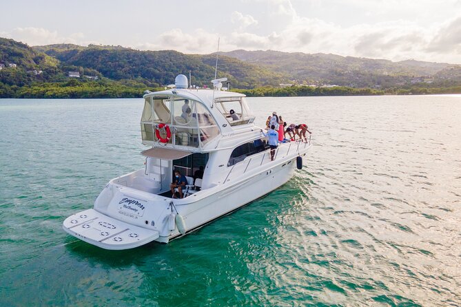 Montego Bay Private Yacht Tour with Open Bar and Lunch - What the $2,500 group price really means