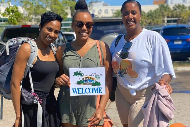 Montego Bay Roundtrip Luxury Transfer with Lounge Access - Arrival lounge access: when it helps most