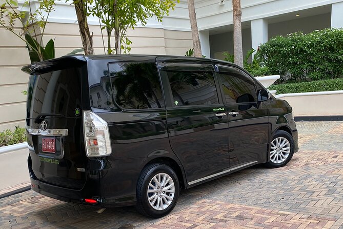 Montego Bay to Ocho Rios Hotels Private Transfer - What the driver can add to a straightforward journey