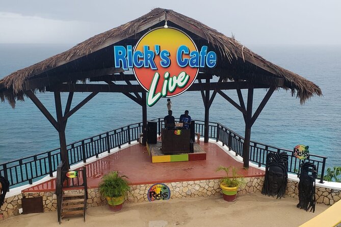 Negril 7 Mile Beach and Ricks Cafe Private Tour - Fort Charlotte gives the route a useful first chapter