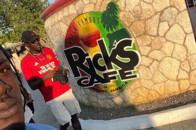 Negril 7 Mile Beach and Ricks Cafe Tour - What makes Rick’s Cafe worth the stop