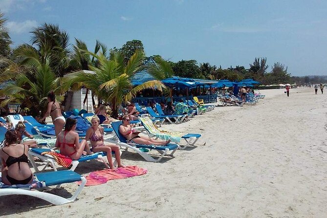 Negril 7 Miles Beach and Rick's Cafe Tour - Two Hours on Seven Mile Beach