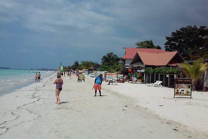 Negril 7 Miles Beach and Ricks Cafe Tour from Montego Bay - The 9 a.m. pickup and road toward Lucea