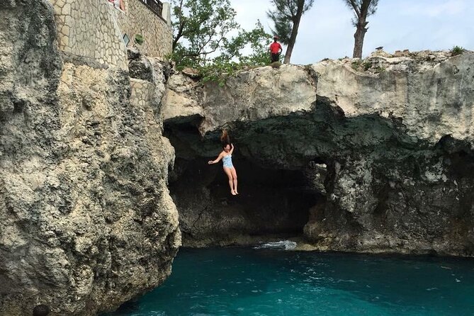 Negril Beach Break and Ricks Cafe - Montego Bay Cruise Port - Why Negril Makes a Good Day Trip from Montego Bay
