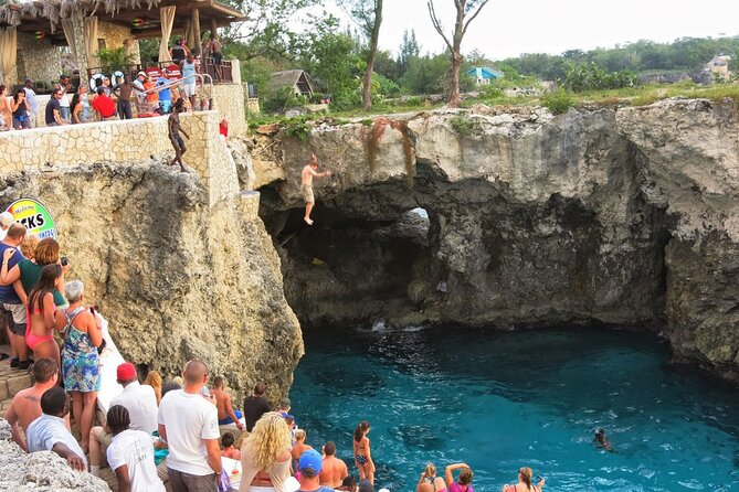 Negril Beach Experience and Rick's Café Combo Tour Negril - Who Will Enjoy This Negril Day Trip?