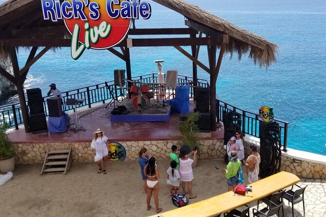 Negril Beach & Ricks Cafe from Montego Bay - Rick’s Cafe and the 35-Foot Cliff