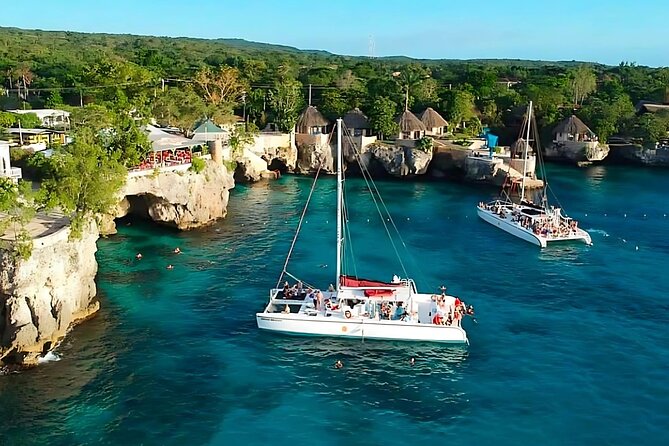 Negril Catamaran: Adults Sunset Party with Drinks & DJ - Returning after dark