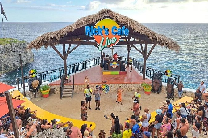 Negril Combo Experience 7 Mile Beach, Shopping and Rick's Café - The guide can make the private format worthwhile