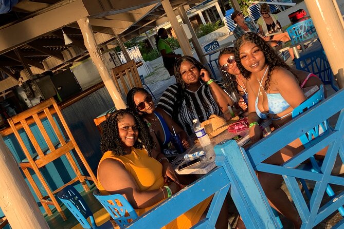 Negril Experience 1- 4 Persons - Rick’s Cafe and the Negril cliffs