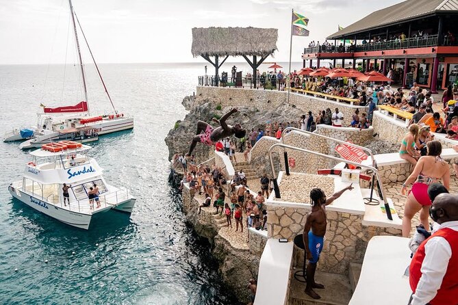 Negril Seven Mile Beach and Ricks Cafe Tour from Montego Bay - Private transport is the tour’s strongest practical feature