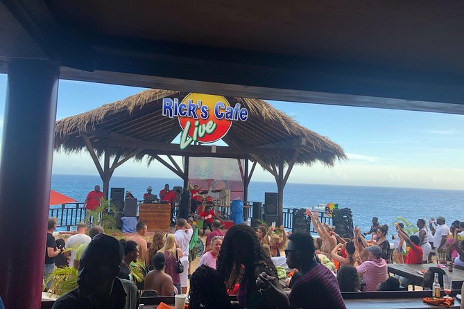 Negril Shopping And Rick's Café - A simple way to see two sides of Negril