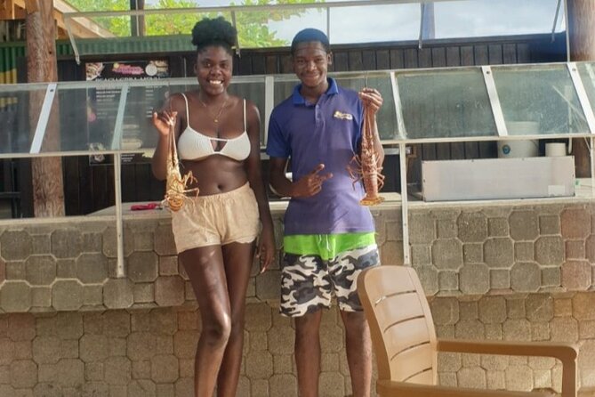 Negrils Seven Miles Beach, Rick's cafe and Parasailing Tour. - Who should book this outing?