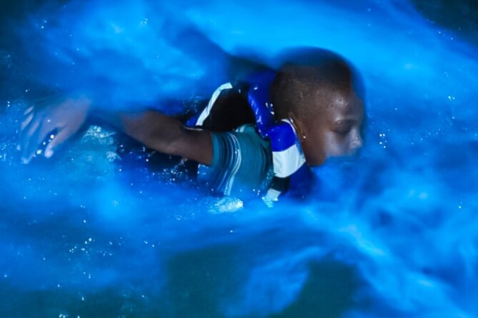Night Tour-Luminating Blue Lagoon Waters - A small group, but not a private night