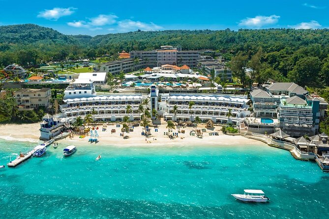 Norman Manley International Airport Kingston to Ocho Rios Hotels - Private transportation and who benefits most