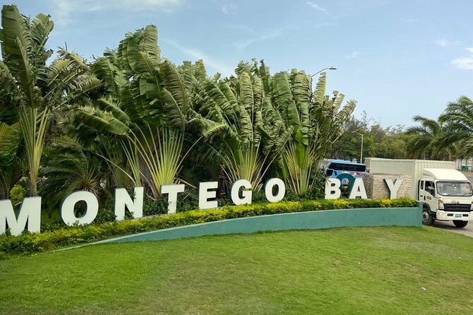 Ocean Eden bay coral spring EXCLUSIVE private airport transfer - Inside the Private Vehicle