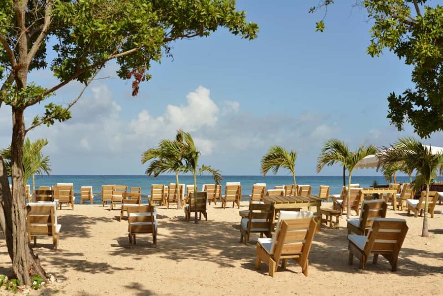 Ocho Rios: Bamboo Beach Club & Dunn’s River Falls - Who will enjoy this six-hour combination?