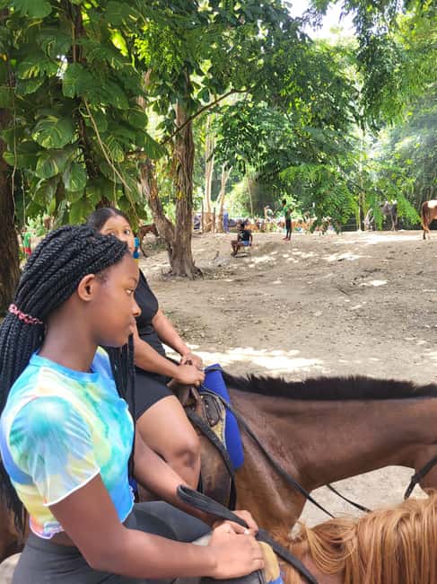 Ocho Rios : Bamboo River Rafting and HorseBack Riding - The Ocho Rios break and what it means for lunch