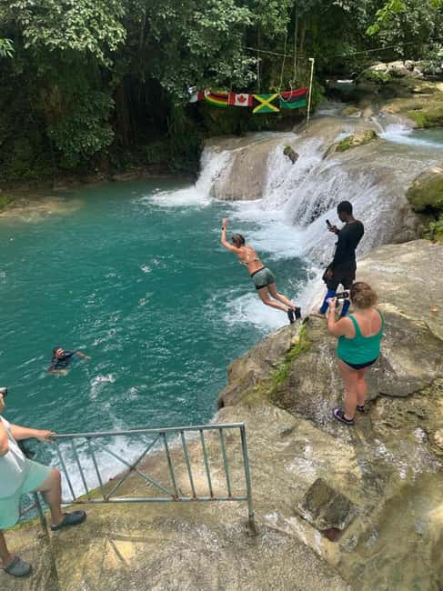 Ocho Rios : Blue Hole and River Tubing water Activity - Cruise passengers need a tighter plan