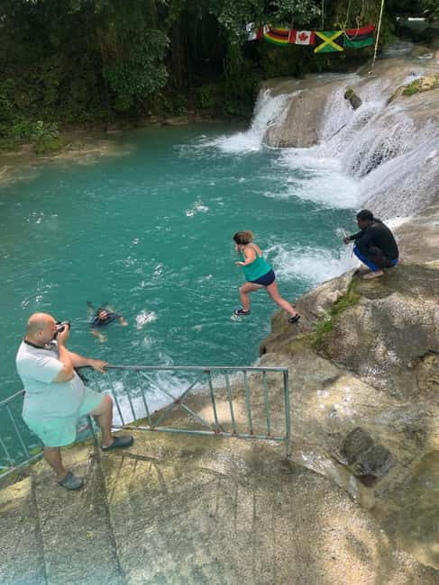 Ocho Rios : Blue Hole and River Tubing water Activity - Why the 90-minute Blue Hole stop matters