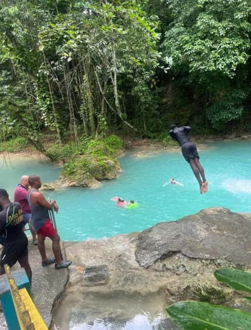 Ocho Rios : Blue Hole and Sightseeing Tour - What the guide adds to the day