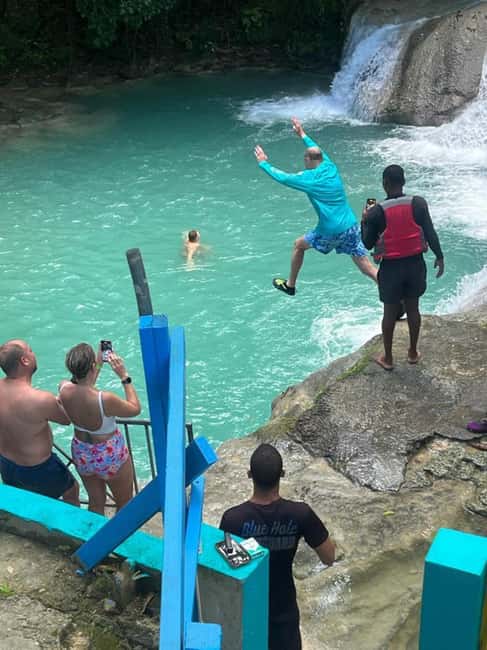 Ocho Rios : Blue Hole and Sightseeing Tour - Who should book this Blue Hole outing?