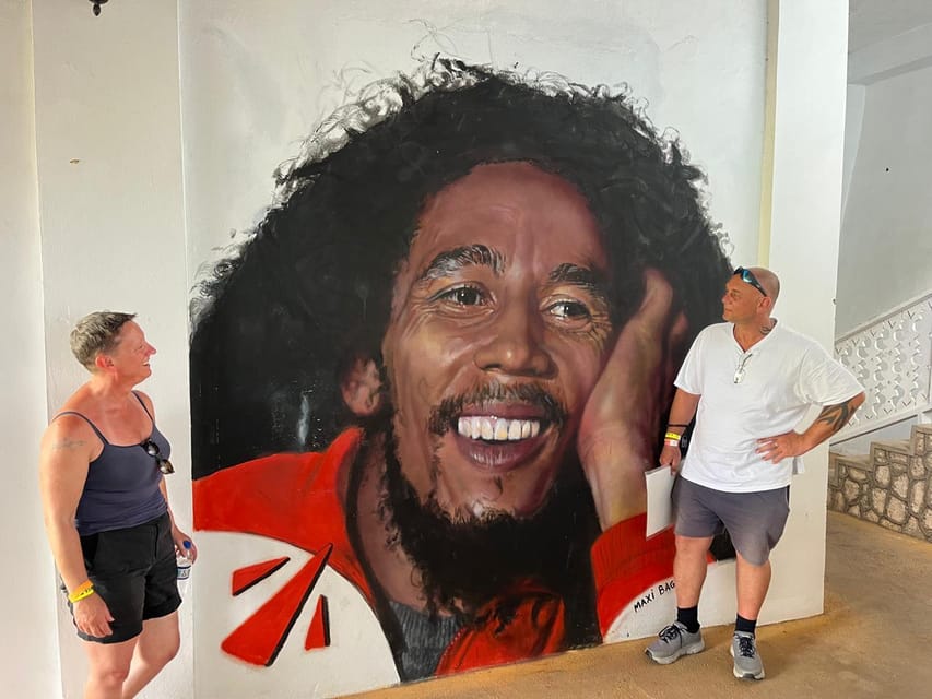 Ocho Rios: Bob Marley's Birthplace Nine Mile Reggae Tour - One hour at Bob Marley’s birthplace