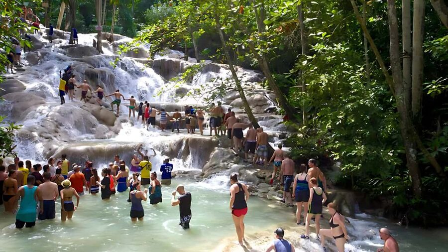 Ocho Rios Catamaran: Dunn's River, Snorkeling & Open Bar - Key points at a glance