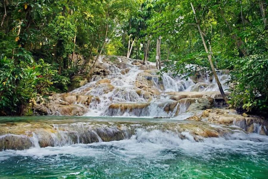 Ocho Rios: Dunn's River Falls and Shopping Tour - The 20-minute ride to the falls