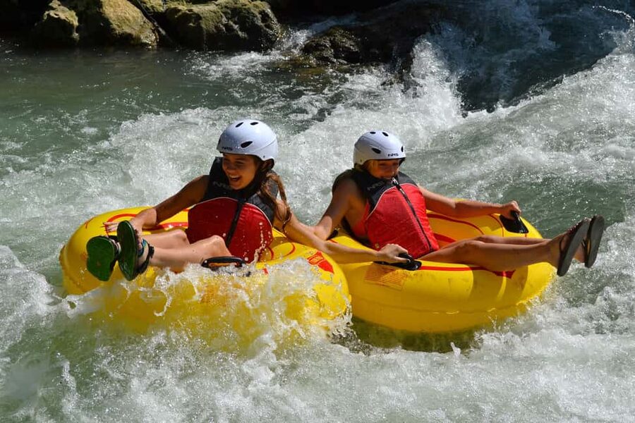 Ocho Rios: Jungle River Tubing & Bamboo Beach Club - From Ocho Rios to the Rio Bueno