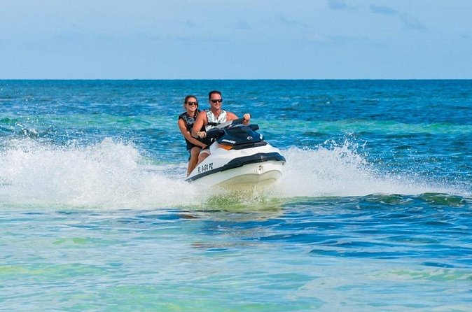 Parasailing Jet Ski and Shopping at Montego Bay with Transport - What the service praise tells you