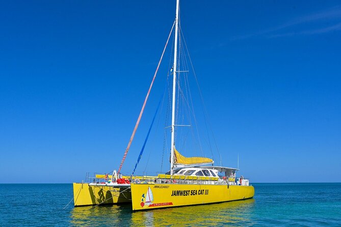 Party Catamaran Sunset Ricks Cafe Negril Open Bar and DJ - Music, staff, and the feel onboard