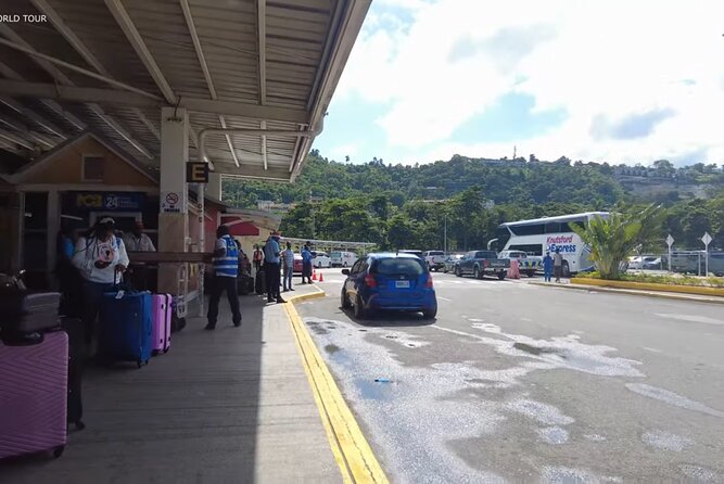 Private Airport transfer from MBJ to & from Hotel's in Ochi Rios - Comfort features that matter after flying