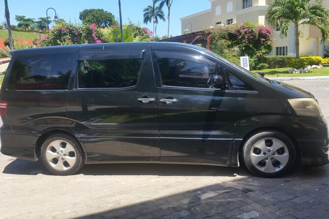 Private Airport Transfer to Bahia Principe Grand Jamaica - From Montego Bay Airport to Runaway Bay