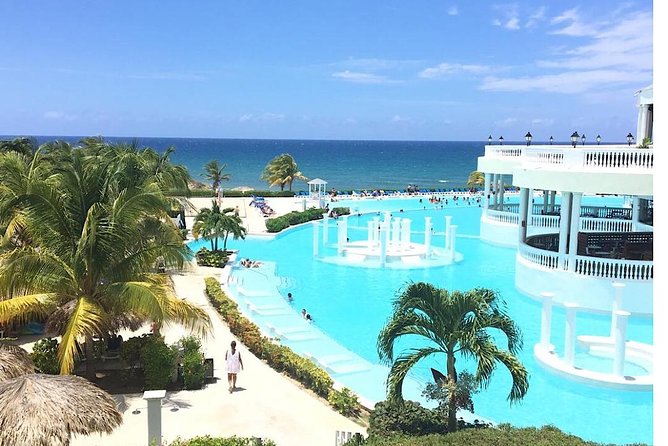 Private Airport Transfer to Lady Hamilton and Grand Palladium - Is $108 per person a good value?
