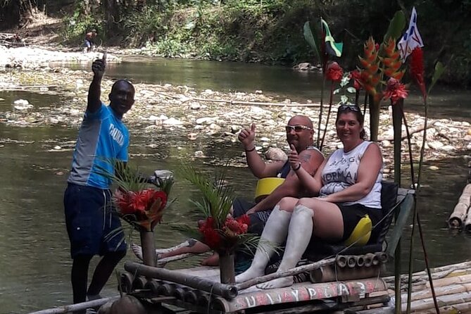 Private Bamboo Rafting along Great River with Pickup - Riding a handmade 30-foot bamboo raft