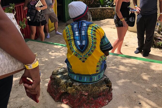 Private Bob Marley Mausoleum Tour in Nine Mile - A short stop at Rio Bueno