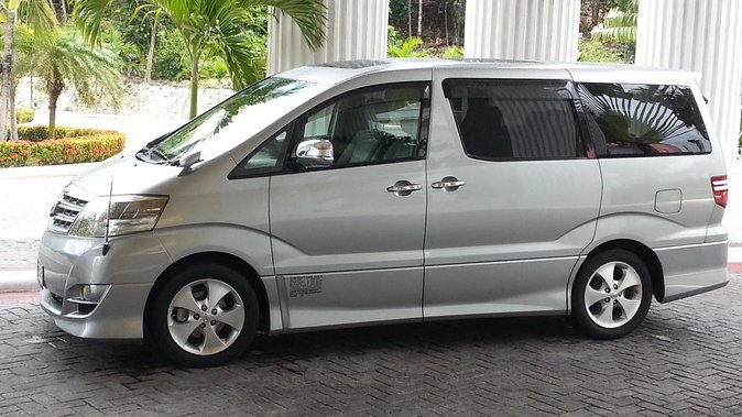 Private Departure Transfer: Hotel to Kingston International Airport (KIN) - What happens in the hotel lobby