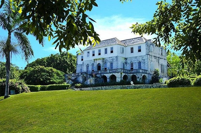 Private Guided 2-Hour Tour in Montego Bay - One hour at Margaritaville Montego Bay