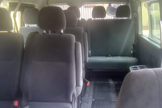 Private Montego Bay Airport Transfer to Montego Bay Hotels - Meeting your driver outside the lobby