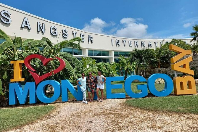 Private Montego Bay Airport Transfer to Negril - One-way or round-trip: choosing the right option