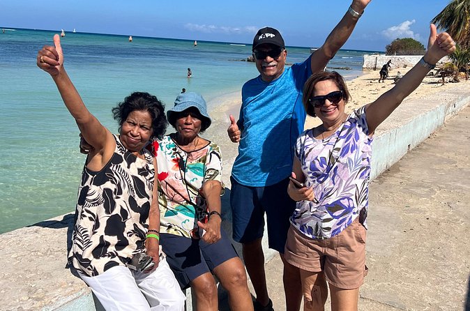 Private Montego Bay Customized Tour with Pickup and Guide - Local views and the crafts market