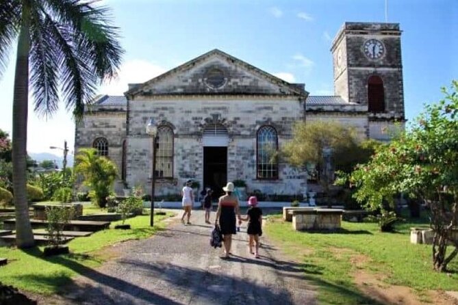 Private Montego Bay Highlight Tour with Local Guide - Choosing Between Tropical Bliss and Doctor’s Cave Beach